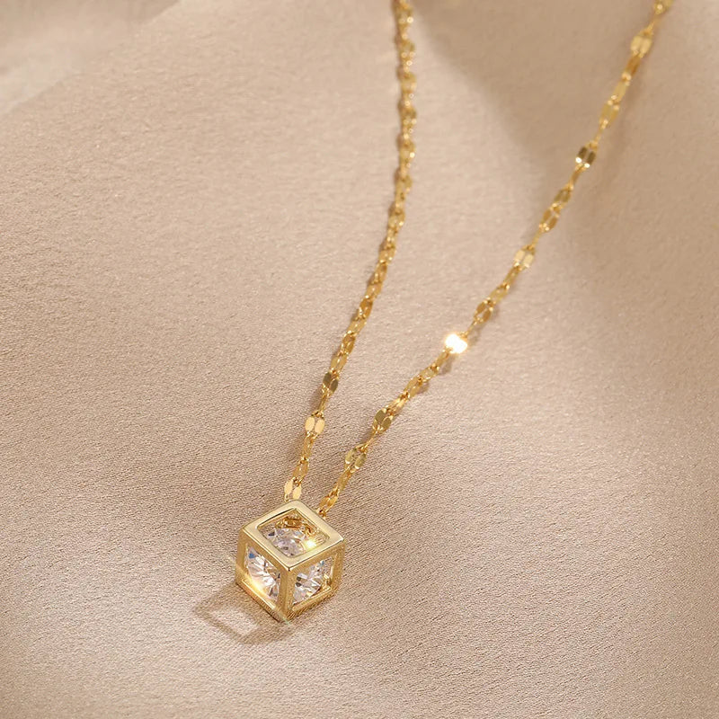 Clássico zircon cristal dentro quadrado oco colar de aço inoxidável