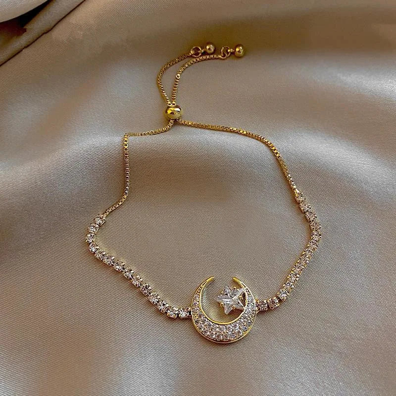 Pulseira Yohi TT de pérolas e camélias ~ de zircônia