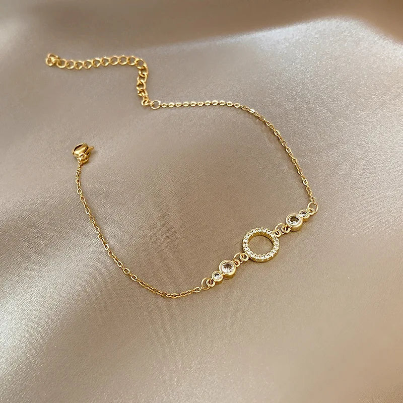 Pulseira Yohi TT de pérolas e camélias ~ de zircônia