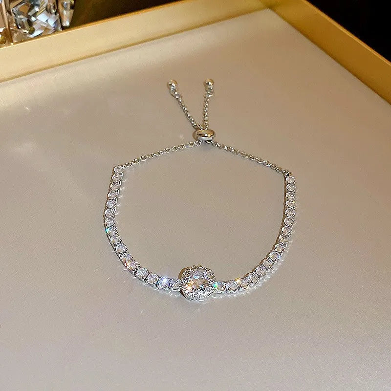 Pulseira Yohi TT de pérolas e camélias ~ de zircônia