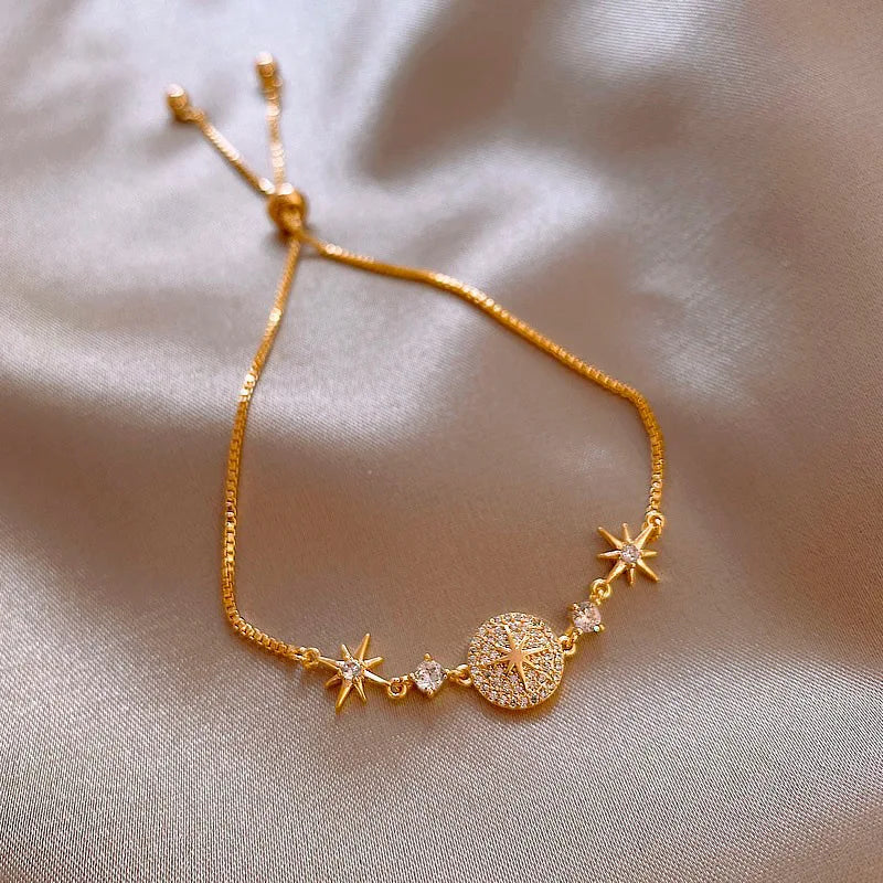 Pulseira Yohi TT de pérolas e camélias ~ de zircônia